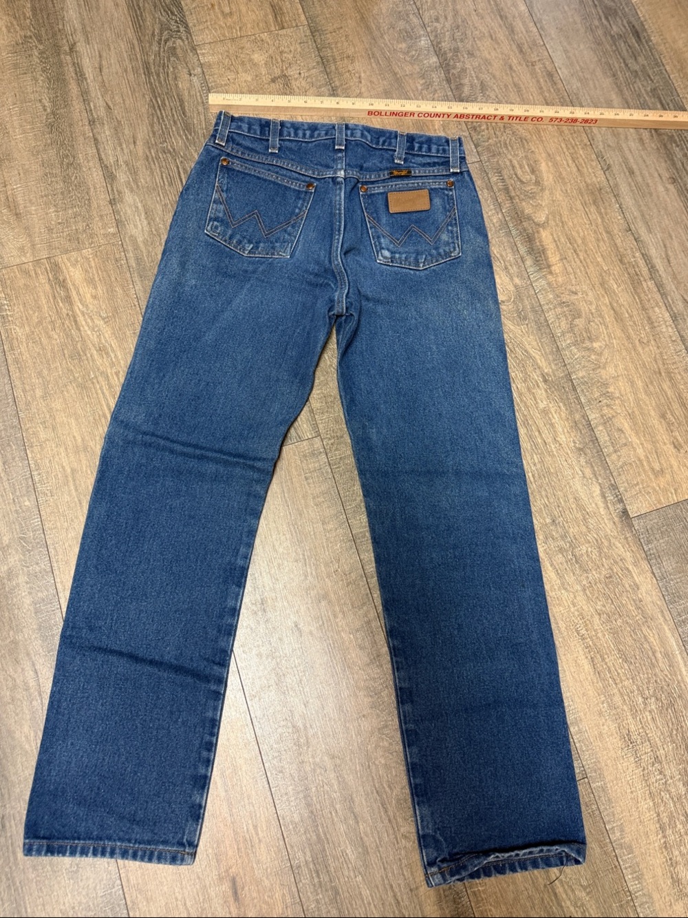 Vintage Wrangler Men's Blue Straight Leg Jeans with Back Patch 32-32
